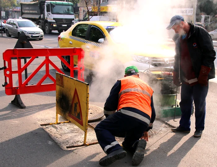Muncitorii de la RADET au zilnic de reparat avarii