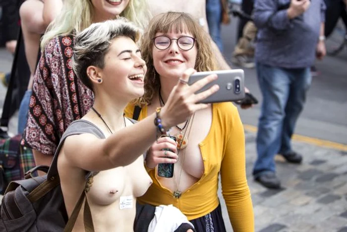 Ziua Internațională Topless, sărbătorită în Edinburgh