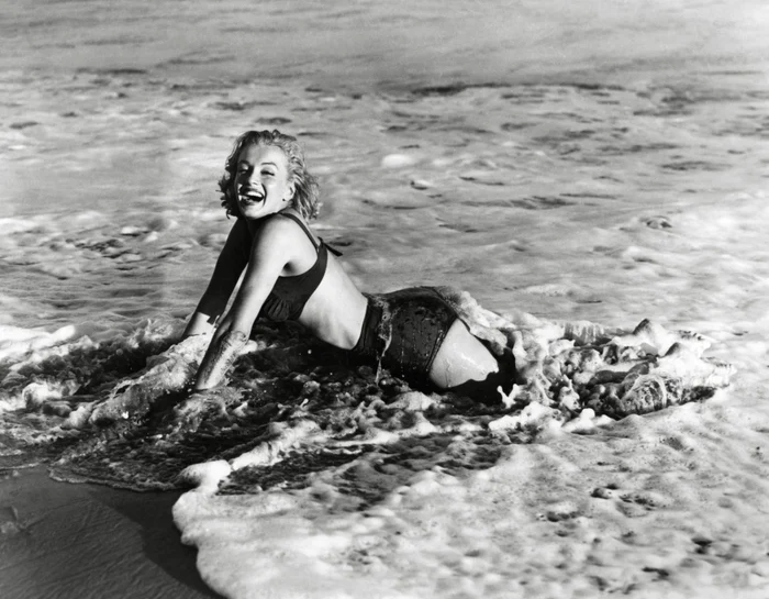 Marilyn Monroe a promovat bikini FOTO Profimedia