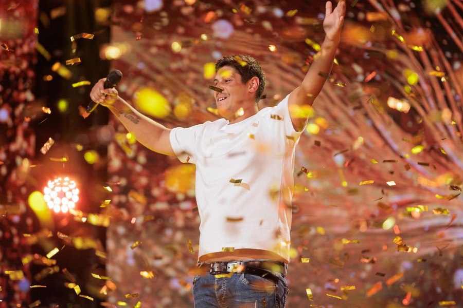 Andra, în lacrimi la „Românii au Talent”. Cine este Marius Moldovan, tânărul care a emoționat-o atât de mult încât a apăsat Golden Buzz