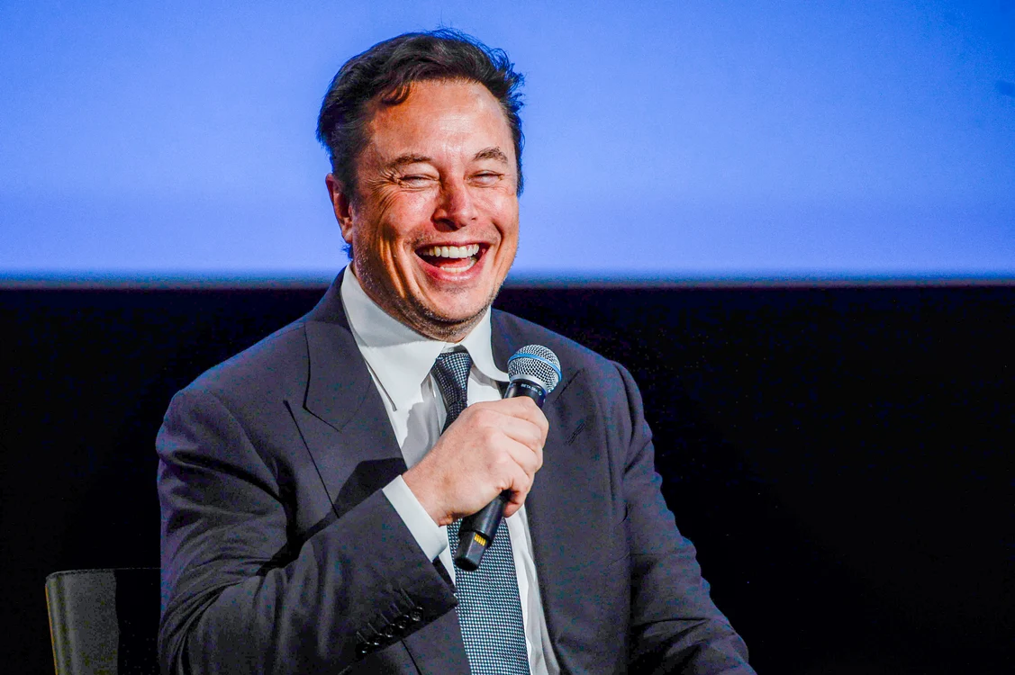 Angelina Jolie si Elon Musk, petrecere la castelul Bran de Halloween.
