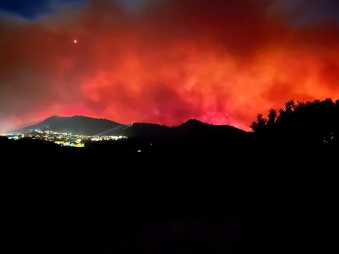 Pompierii luptă în continuare cu dezastrul care a lovit Grecia