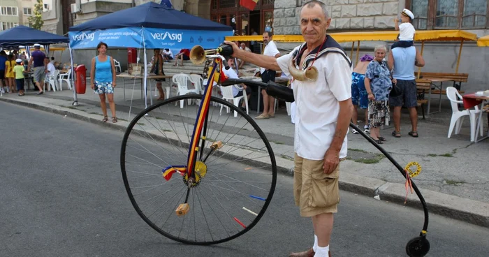 Marin Vasile are în colecţia sa un velociped