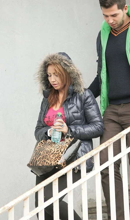 Narcisa a fost reţinută de poliţiști și a fost dusă la ParchetFotografii:caps