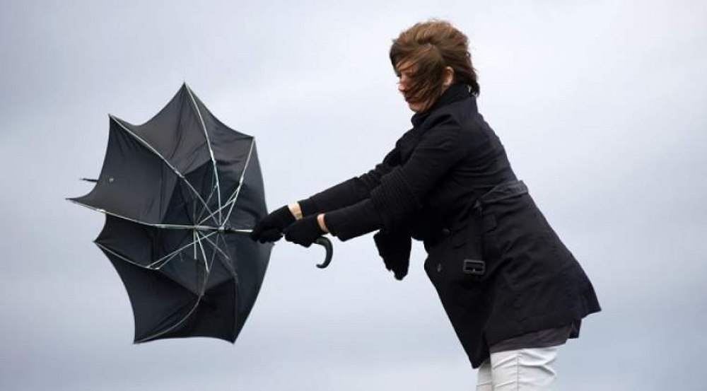 Alertă Meteo: Cod galben de vânt puternic în 10 judeţe şi Bucureşti, până marţi seara