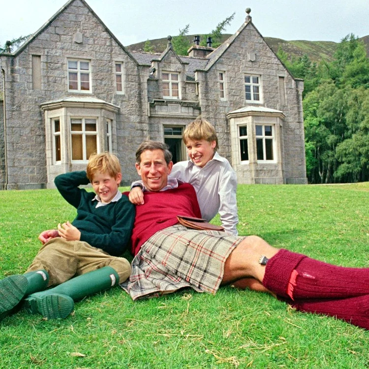 Prinții Charles, Harry și William jpg