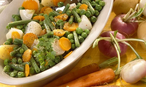 salata cu legume jpeg