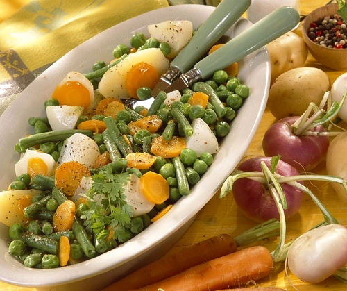 salata cu legume jpeg