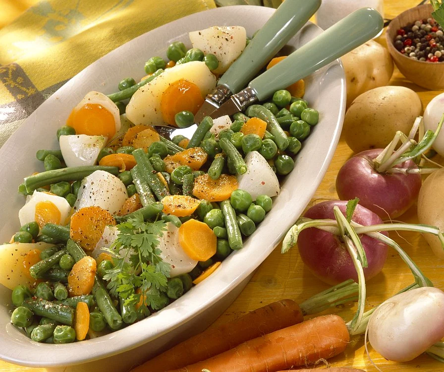 salata cu legume jpeg