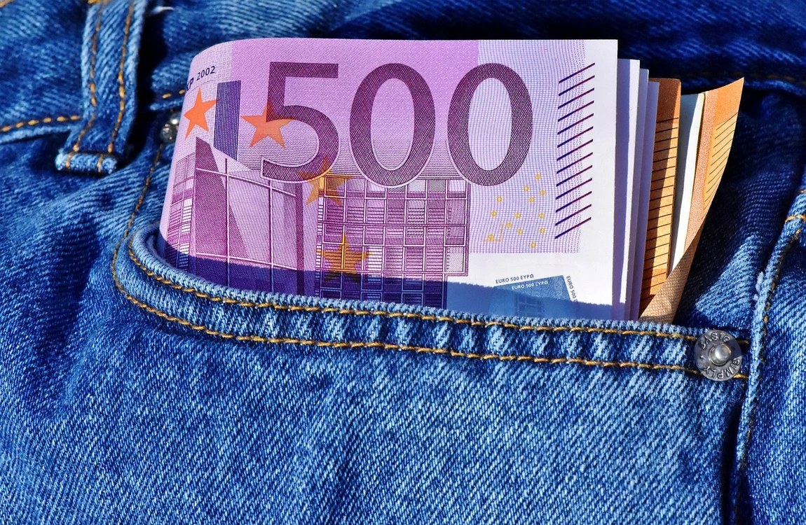 37,6 milioane euro, pentru sprijinirea producătorilor de tomate şi de usturoi /foto: Pixabay
