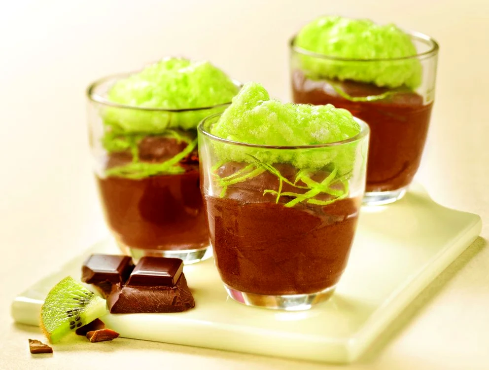 mousse de ciocolata cu spuma de kiwi jpeg