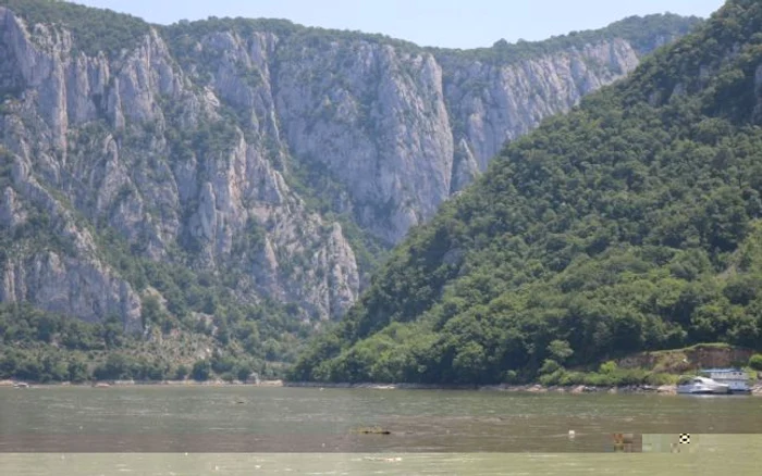 Sursa arhivă