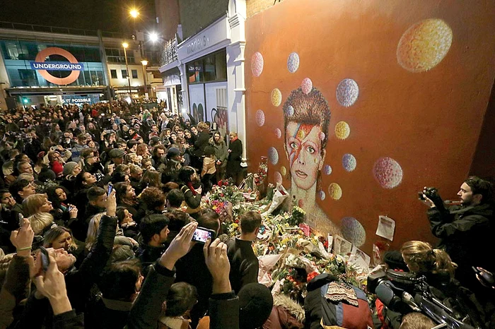 Milioane de fani îl  jelesc în Italia, SUA, Australia, Anglia,  Canada şi Germania