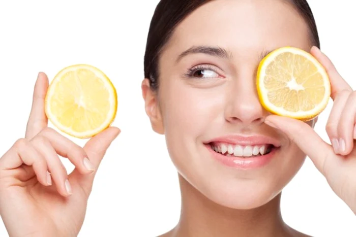 Zeama de lămâie este un remediu natural împotriva acneei Foto: sanatate.ro