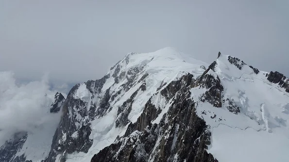  Un alpinist a primit jumătate dintr o comoară decoperită pe Mont Blanc jpeg