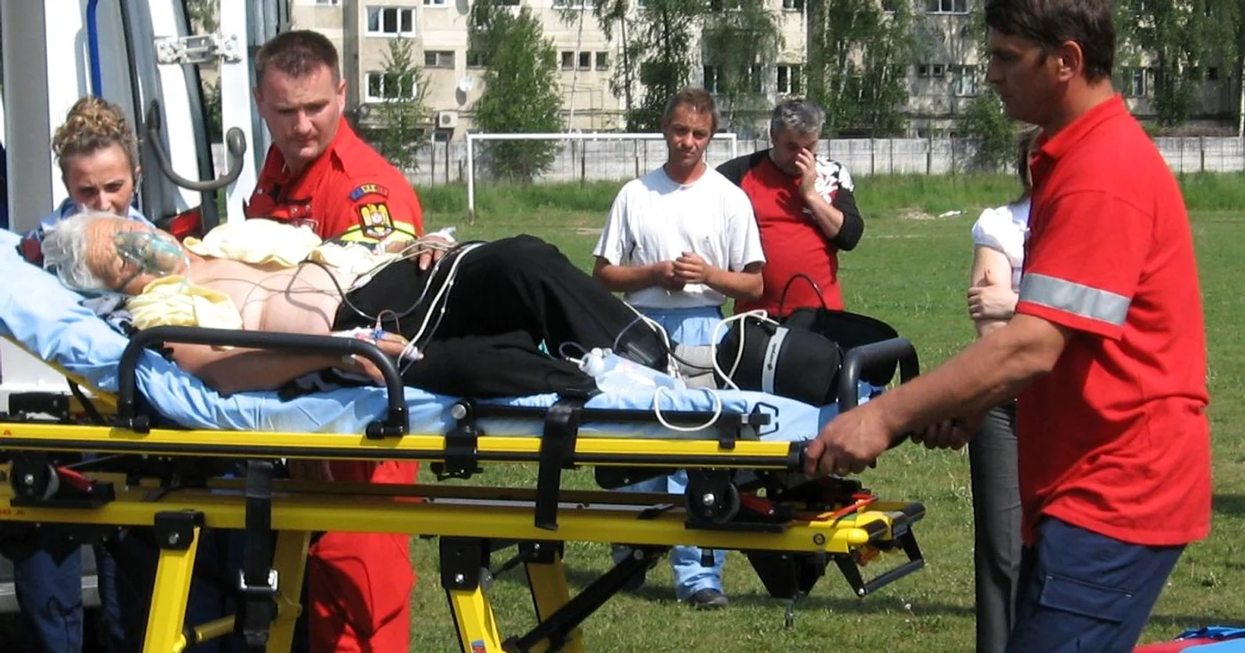 Ambulanţa şi SMURDUL sunt solicitate tot mai des la boli cardiovasculare