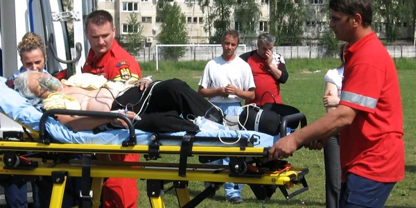 Ambulanţa şi SMURDUL sunt solicitate tot mai des la boli cardiovasculare
