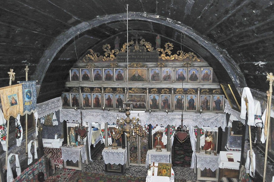 Elementele unice prin care biserica din Breb ar putea deveni cel mai valoros lăcaș de cult în lemn din Maramureș