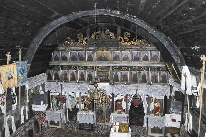 Interiorul bisericii din Breb FOTO Wikipedia - Țetcu Mircea Rareș