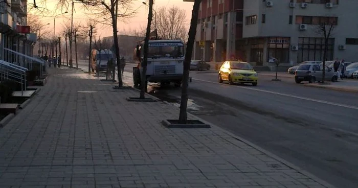 Strada Isaccei, un pericol pentru pietoni FOTO Arhivă Adevărul