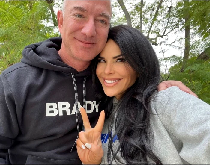 Jeff Bezos şi Lauren Sanchez. Foto: Instagram