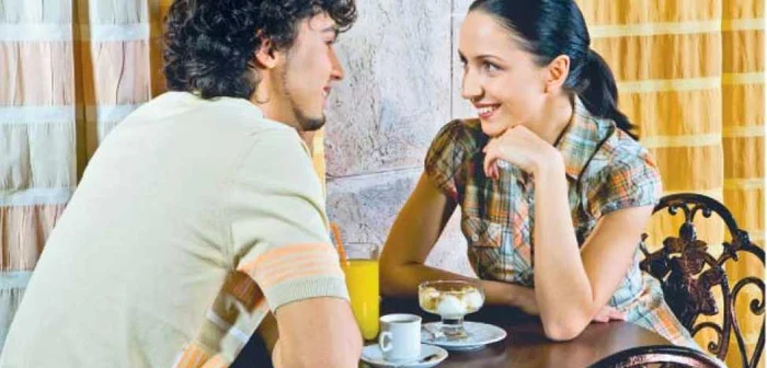 Majoritatea prietenilor de sex opus se simt atraşi fizic unul de celălalt