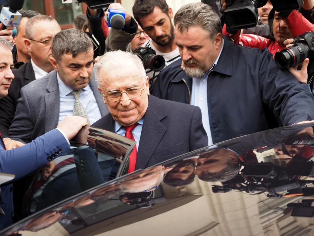 Ion Iliescu la ieşirea din Parchetul General, unde fusese chemat la audieri în data de 17 aprilie 2018. Imagine: Adevărul / Ionuţ Mureşan