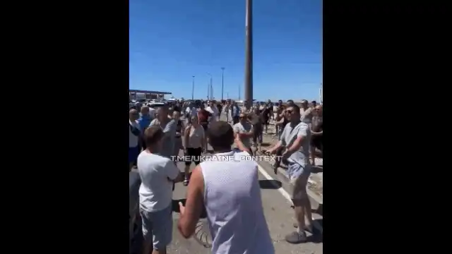 „Rușine!”. Haos și revoltă la benzinăriile din Rusia: șoferii strigă, cozile se întind pe kilometri, iar în unele stații au izbucnit altercații