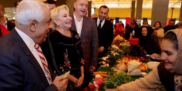Viorica Dancila alaturi de Petre Daea la piata FOTO Facebook 