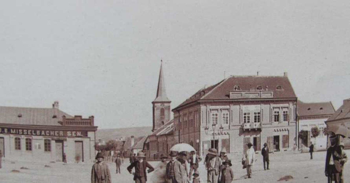 DOCUMENT Piaţa „mare“ a oraşului Alba Iulia de la Hautplatz, la Mihai Viteazul şi Iuliu Maniu