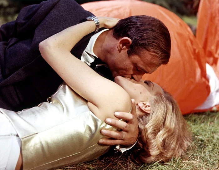 Pussy Galore în "James Bond + Goldfinger" (1964)
