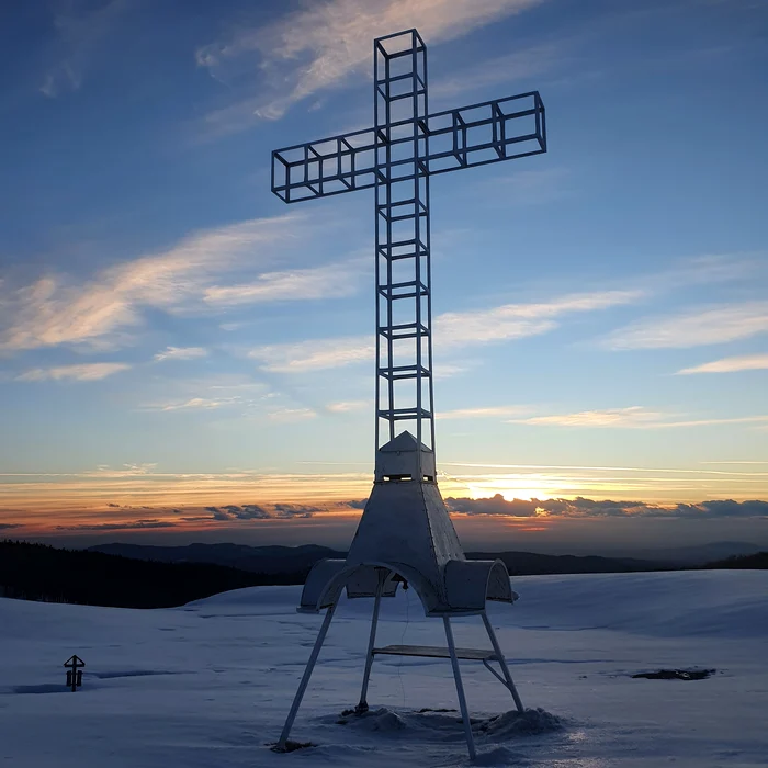 Crucea de la Semenic. Foto: Sergiu Faur. Facebook