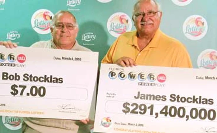 Bob Stocklas, 62 de ani, a câştigat doar 7 dolari, în timp ce fratele lui, James, a devenit milionar