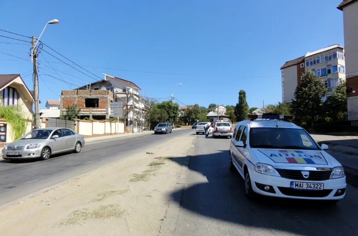 Poliţiştii de la Olt au aplicat amenzi la foc continuu   (FOTO: Mugurel Manea)