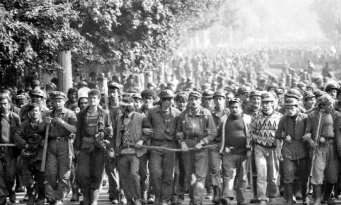 „Intelligence“ ul românesc în anii '90  Cum s au implicat serviciile secrete în evenimentele din 1990 jpeg