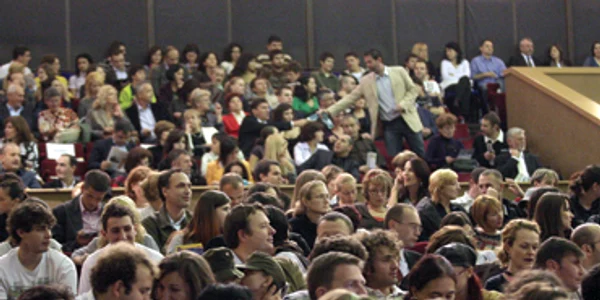 Milionarii oraşului au finanţat Comedy Cluj