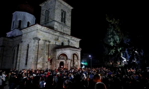 Slujba de Paste Inviere la biserica Adormirea Maicii Domnului din Targul Ocna Bacau 24 aprilie 2022 FOTO Inquam Photos / Alexandru Busca 