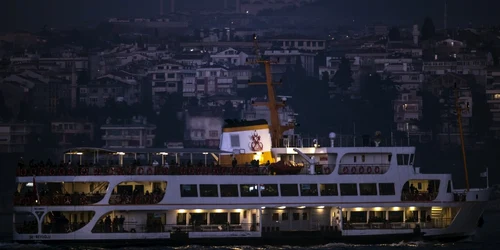 Superluna albastră - sângerie în Istanbul. FOTO EPA-EFE