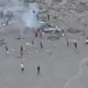 elicopter prabusit pe muntele Kilimajaro X @peace1Et mp4 thumbnail png