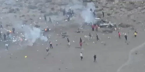 elicopter prabusit pe muntele Kilimajaro X @peace1Et mp4 thumbnail png