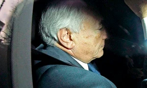 Orgii şi prostituţie la nivel înalt jpeg