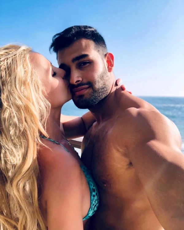 Britney Spears se căsătoreşte cu Sam Asghari Foto Facebook