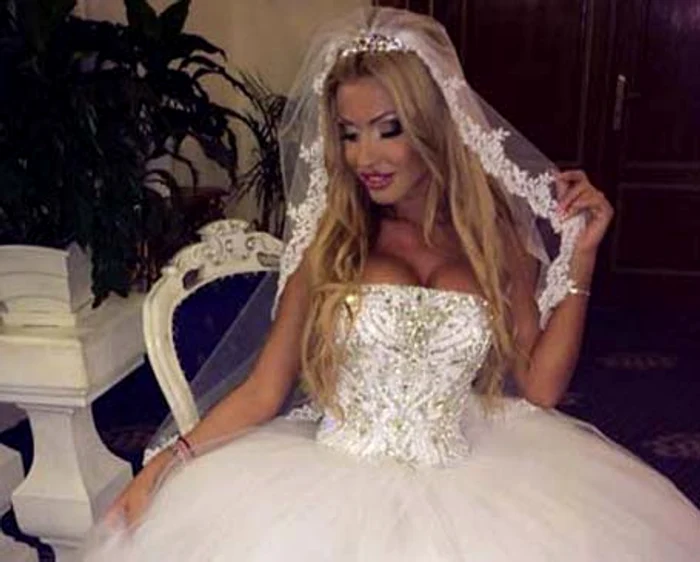 
    Loredana Chivu în rochie de mireasă Foto Facebook  