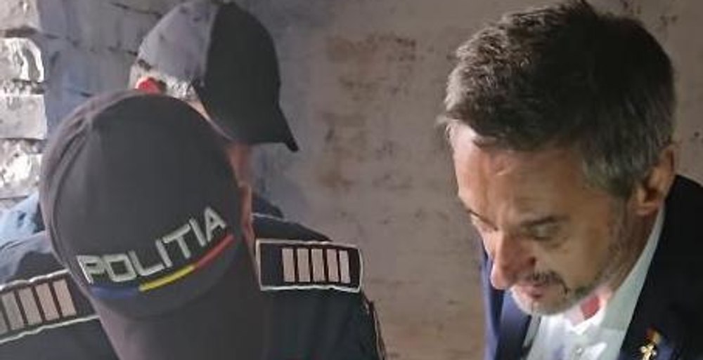 O nouă descoperire șocantă în capela cimitirului din Slatina: „Saci si sicriu ascunse în ziduri false”