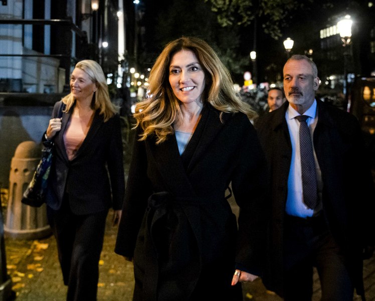 O fostă refugiată din Turcia are cele mai mari șanse să fie următorul lider al Olandei și prima femeie premier din istoria țării