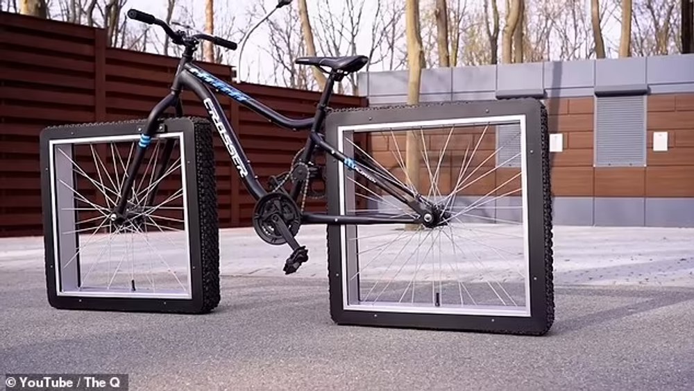 O idee ciudată! O bicicletă complet funcțională cu roți pătrate e gata de drum