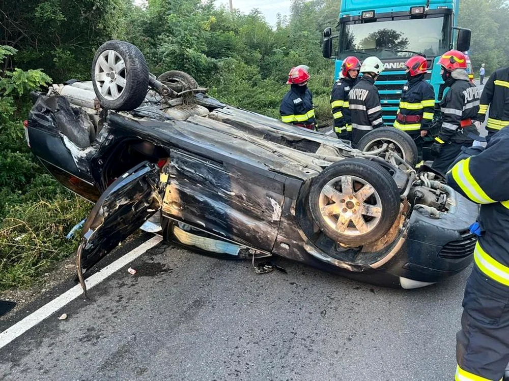 Maşina implicată în accidentul din comuna Măgura FOTO ISU Bacău