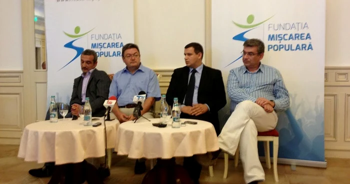 Filiala PMP Suceava a fost înfiinţată în prezenţa conducerii centrale a partidului. FOTO. Dinu ZARĂ