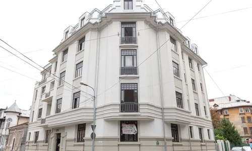Blocul recent consolidat în care a locuit Radu Beligan se află pe strada Spătarului  jpeg
