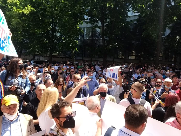 Protest la CEC FOTO Sergiu Litvinenco via Facebook